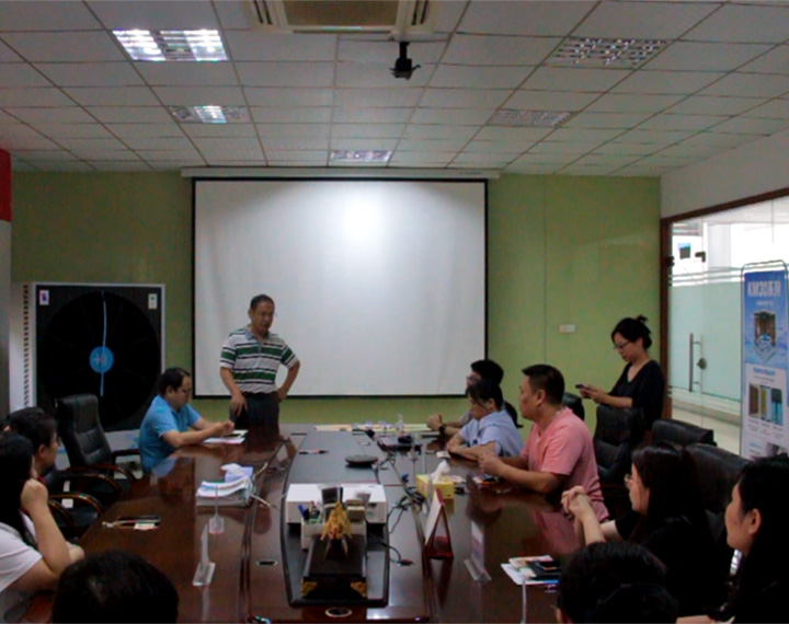 尊龙凯时人生就是搏“冷屏风”产品知识宣讲顺遂举行